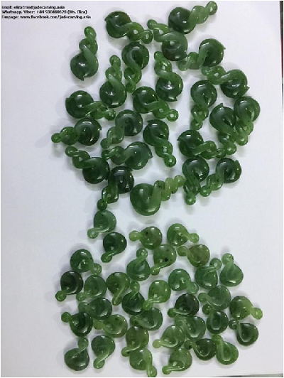싱글 트위스트 자연적인 비취 행운의 펜던트