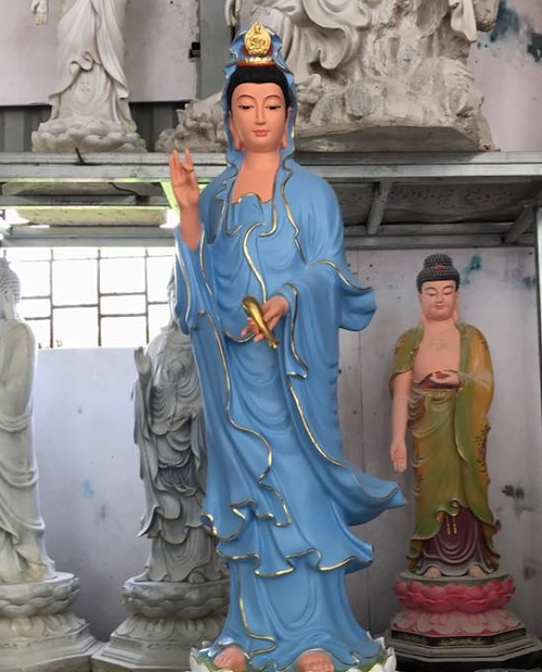 보살 동상